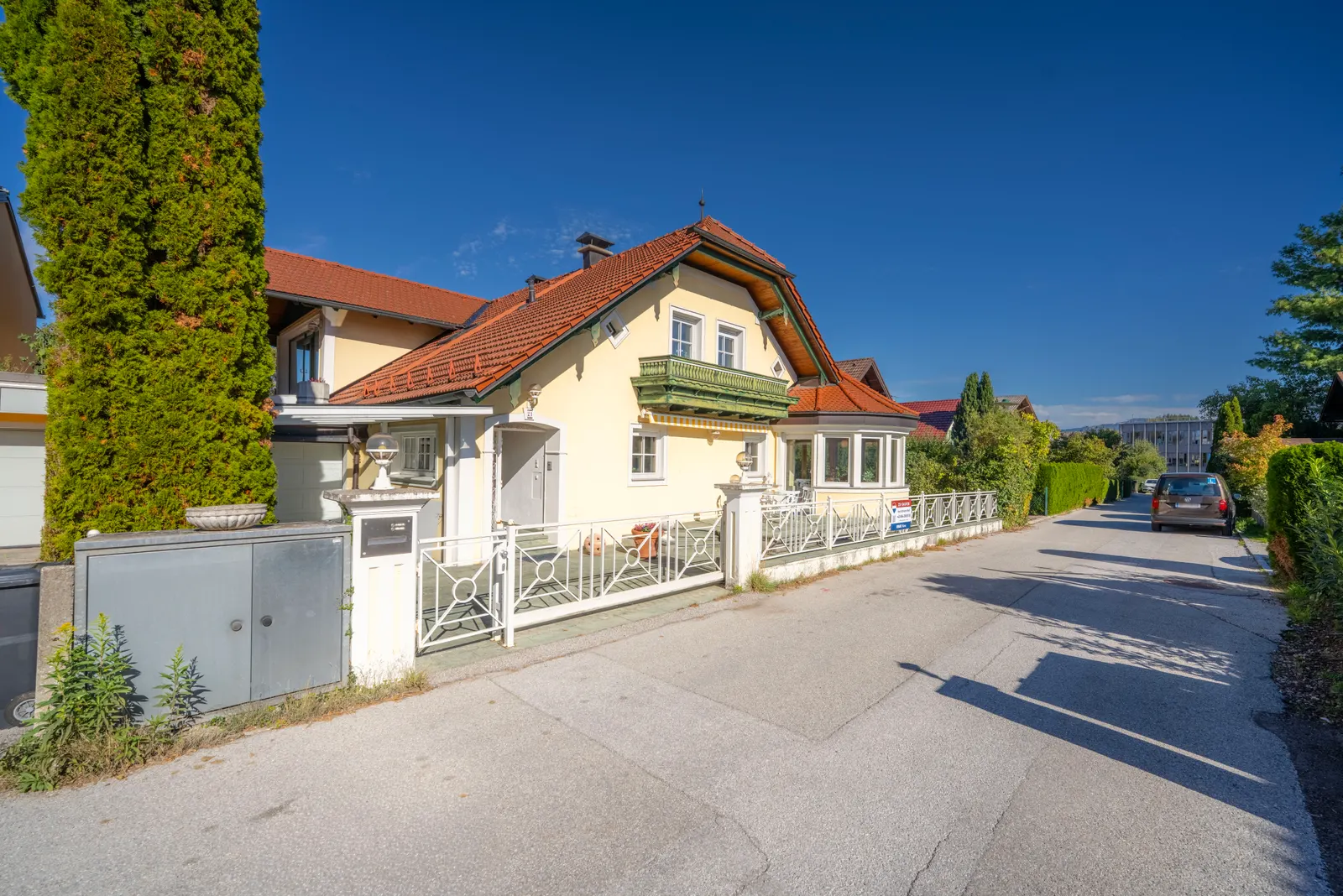 Zwei Wohnwelten. Ein außergewöhnliches Zuhause in Seekirchen bei Salzburg